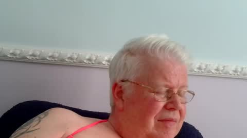 Snapshot of silverfoxpauly chatting on 05-26-26, 12:56 silverfoxpauly online show from 05-26-26, 12:56