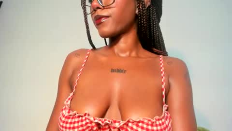 Snapshot of silverosequeen chatting on 05-09-26, 05:45 silverosequeen online show from 05-09-26, 05:45