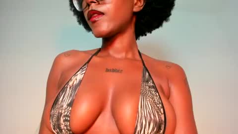 Snapshot of silverosequeen chatting on 06-25-26, 05:45 silverosequeen online show from 06-25-26, 05:45