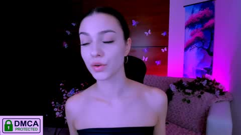 Snapshot of silvia_queen1 chatting on 12-24-24, 09:44 Silvia nude in pvt online show from 12-24-24, 09:44