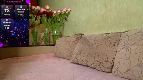 miss Anna online show from 12-15-24, 04:26