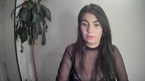 Snapshot of silviecollins chatting on 01-03-25, 02:43 Silvie online show from 01-03-25, 02:43
