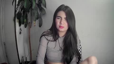 Snapshot of silviecollins chatting on 01-08-25, 03:51 Silvie online show from 01-08-25, 03:51