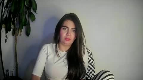 Snapshot of silviecollins chatting on 01-15-25, 02:49 Silvie online show from 01-15-25, 02:49