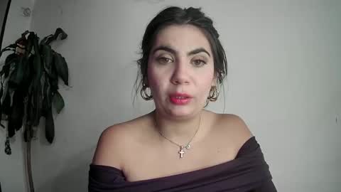 Snapshot of silviecollins chatting on 02-09-25, 12:17 Silvie online show from 02-09-25, 12:17