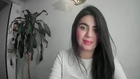 Snapshot of silviecollins chatting on 02-25-25, 01:09 Silvie online show from 02-25-25, 01:09