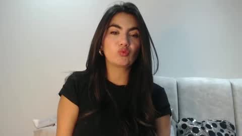 Snapshot of silviecollins chatting on 09-11-25, 01:17 Silvie online show from 09-11-25, 01:17