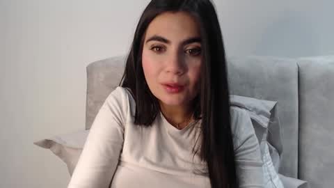 Snapshot of silviecollins chatting on 10-06-25, 02:09 Silvie online show from 10-06-25, 02:09