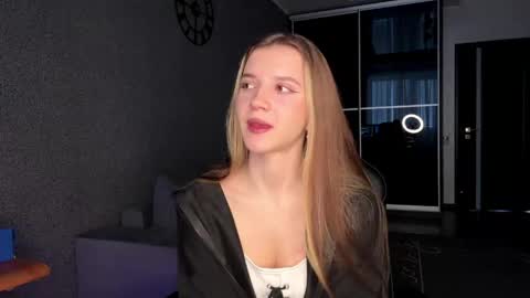 simikiss online show from 05-13-26, 09:28