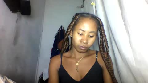 Snapshot of simirna98 chatting on 06-05-26, 01:06 simirna98 online show from 06-05-26, 01:06