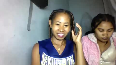 Snapshot of simirna98 chatting on 06-07-26, 08:01 simirna98 online show from 06-07-26, 08:01