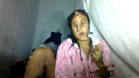 Snapshot of simirna98 chatting on 06-08-26, 06:52 simirna98 online show from 06-08-26, 06:52