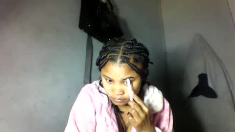 Snapshot of simirna98 chatting on 06-09-26, 09:32 simirna98 online show from 06-09-26, 09:32
