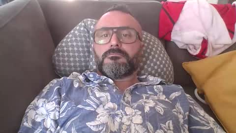 Snapshot of simon_bb chatting on 04-30-26, 08:53 Si online show from 04-30-26, 08:53