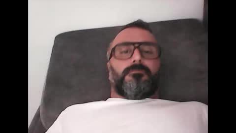 Snapshot of simon_bb chatting on 05-21-26, 10:00 Si online show from 05-21-26, 10:00