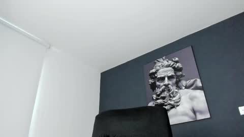 simon_leon01 online show from 02-13-25, 12:21