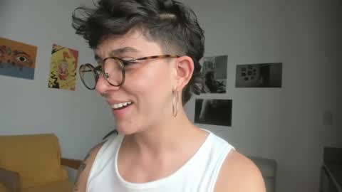 Sim. online show from 02-11-25, 06:44