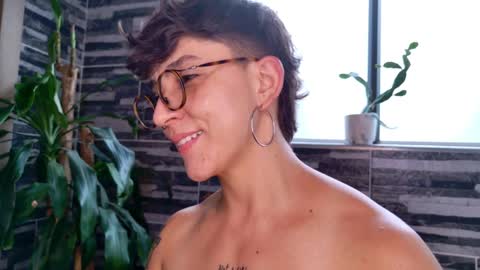 Sim. online show from 03-04-25, 06:07