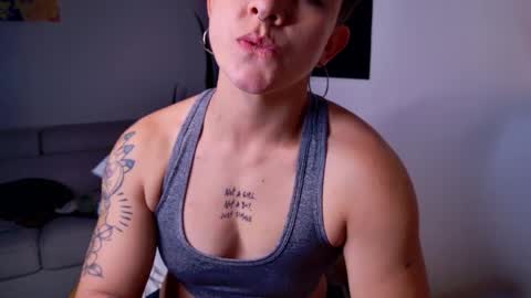 Sim. online show from 10-10-25, 10:53