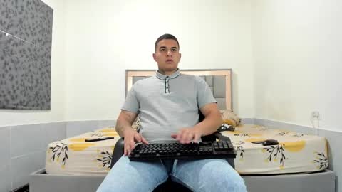 SIMON KELER online show from 05-13-26, 02:31