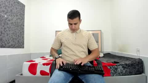 SIMON KELER online show from 07-12-26, 12:40