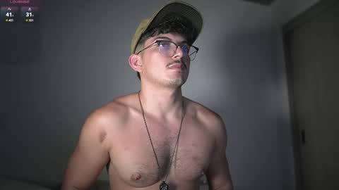 Snapshot of simoon_01 chatting on 05-18-26, 04:07 SIMOON online show from 05-18-26, 04:07