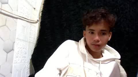 Snapshot of simplecutyboy chatting on 08-03-26, 04:00 simplecutyboy online show from 08-03-26, 04:00