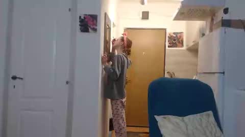 Snapshot of simyhvn chatting on 02-25-25, 05:08 simyhvn online show from 02-25-25, 05:08