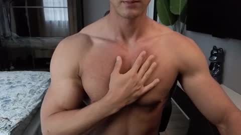 Snapshot of sinffuly chatting on 07-19-26, 08:18 Richard online show from 07-19-26, 08:18