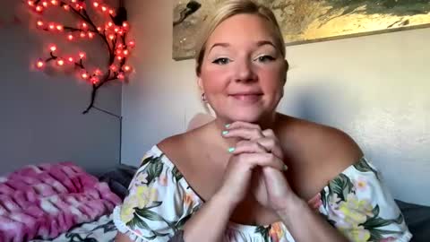 singlesexymom online show from 09-25-25, 03:49