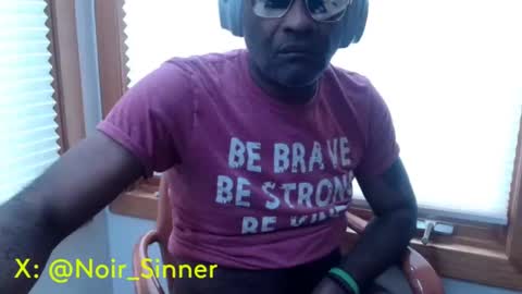 Snapshot of sinnernoir chatting on 11-02-25, 01:46 My Name Is..............................John online show from 11-02-25, 01:46