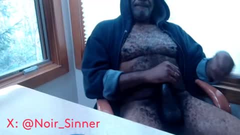 Snapshot of sinnernoir chatting on 11-06-25, 01:12 My Name Is..............................John online show from 11-06-25, 01:12