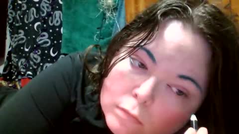 Snapshot of siofra chatting on 05-09-26, 01:22 Siofra online show from 05-09-26, 01:22