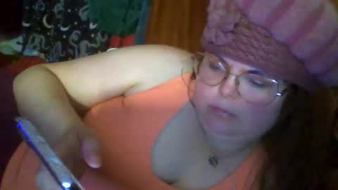 Snapshot of siofra chatting on 05-29-26, 03:37 Siofra online show from 05-29-26, 03:37
