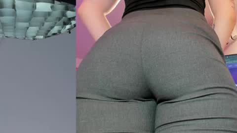 Siouxsie online show from 04-22-26, 10:39