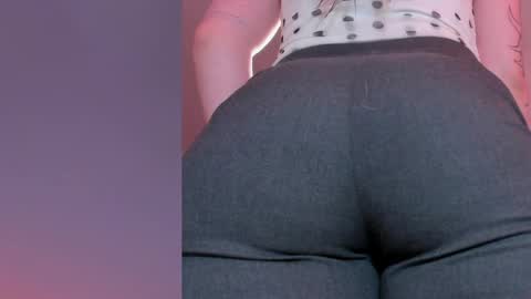 Snapshot of siouxsie_cenobite chatting on 05-31-26, 11:17 Siouxsie online show from 05-31-26, 11:17