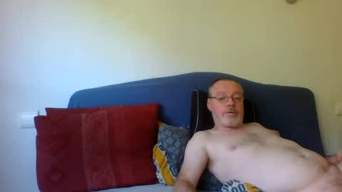 Snapshot of sirdon83 chatting on 07-18-26, 07:23 sirdon83 online show from 07-18-26, 07:23