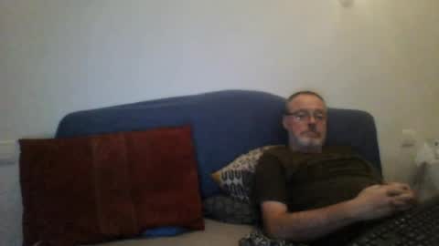 Snapshot of sirdon83 chatting on 08-01-26, 03:44 sirdon83 online show from 08-01-26, 03:44