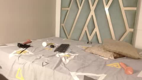 Elyzabeth online show from 06-18-26, 04:11