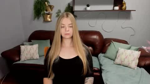 SirenaBloom online show from 09-11-25, 05:29