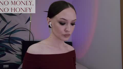Snapshot of sirenaswhisper chatting on 05-28-26, 04:15 Goddess Sirena online show from 05-28-26, 04:15