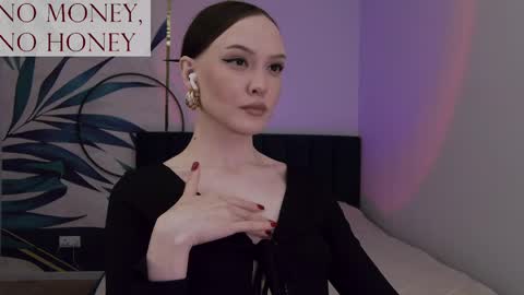 Snapshot of sirenaswhisper chatting on 05-31-26, 08:10 Goddess Sirena online show from 05-31-26, 08:10