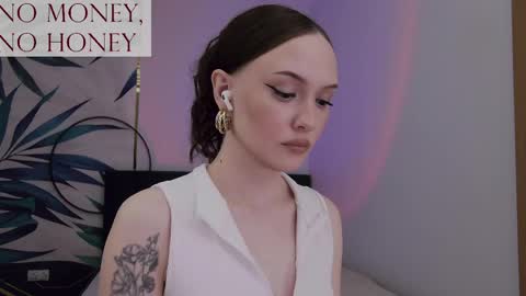 Snapshot of sirenaswhisper chatting on 06-07-26, 01:04 Goddess Sirena online show from 06-07-26, 01:04