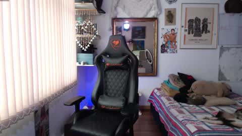 siriss_boyrag online show from 11-06-25, 06:09