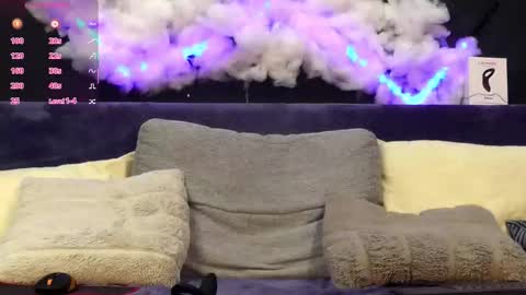 Snapshot of sirredy chatting on 09-19-25, 05:53 Edy online show from 09-19-25, 05:53