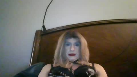 wants to suck cock online show from 07-08-26, 12:15
