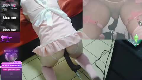 Snapshot of sissyjolicia chatting on 06-29-26, 01:12 sissyjolcia online show from 06-29-26, 01:12