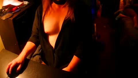 Snapshot of sissyred2314 chatting on 10-31-25, 04:02 red online show from 10-31-25, 04:02