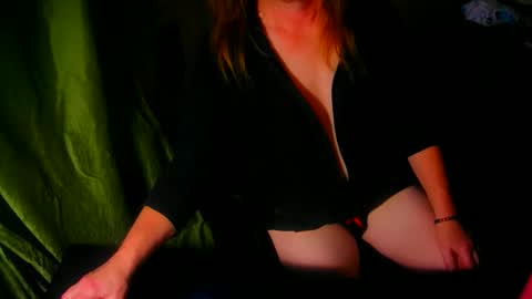 Snapshot of sissyred2314 chatting on 04-07-26, 07:42 red online show from 04-07-26, 07:42