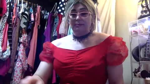 Snapshot of sissyriann chatting on 02-13-25, 08:45 sissy cock whore online show from 02-13-25, 08:45